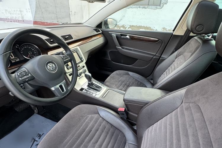 Used Volkswagen Magotan 2012 Travel Edition 2.0 TSI Comfort Version Exterior 6