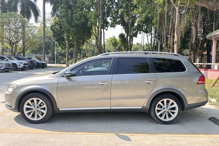 Used Volkswagen Magotan 2012 Travel Edition 2.0 TSI 4x4 Comfort Version Exterior 9