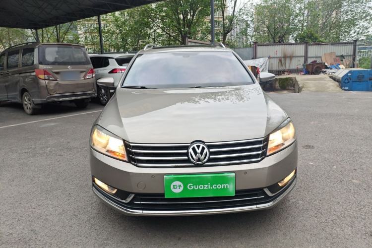 Used Volkswagen Magotan 2012 Travel Edition 2.0 TSI Comfort Version Front