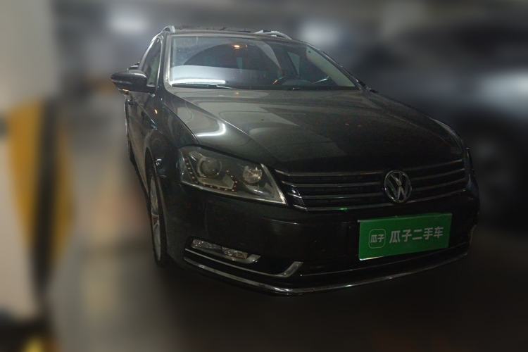 Used Volkswagen Magotan 2012 Travel Edition 2.0 TSI Luxury Version Front Right 45 Deg