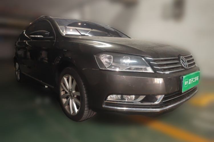 Used Volkswagen Magotan 2012 Travel Edition 2.0 TSI Comfort Version Front Right 45 Deg