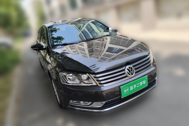 Used Volkswagen Magotan 2012 1.8TSI Luxury Model Front Right 45 Deg