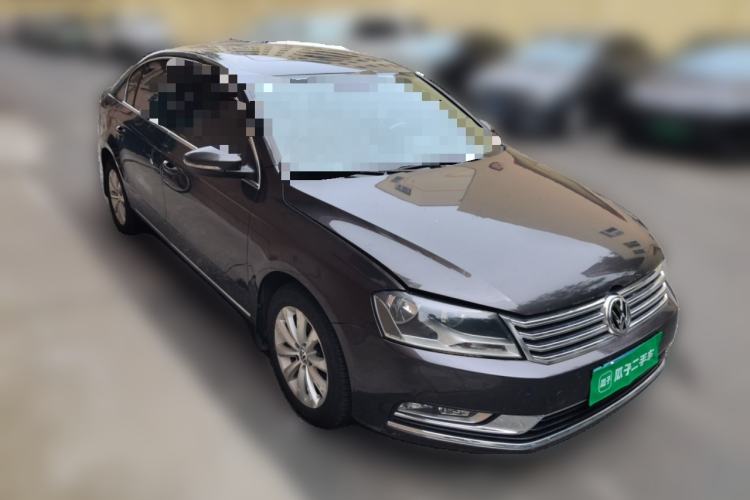 Used Volkswagen Magotan 2012 1.8TSI Luxury Model Front Right 45 Deg