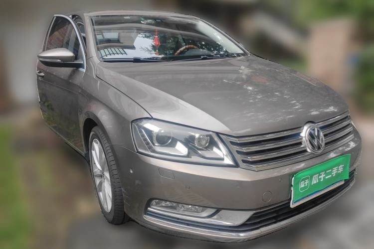 Used Volkswagen Magotan 2012 Facelift 1.8TSI Prestige Model Front Right 45 Deg