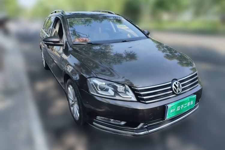 Used Volkswagen Magotan 2012 Travel Edition 2.0 TSI Comfort Version Front Right 45 Deg