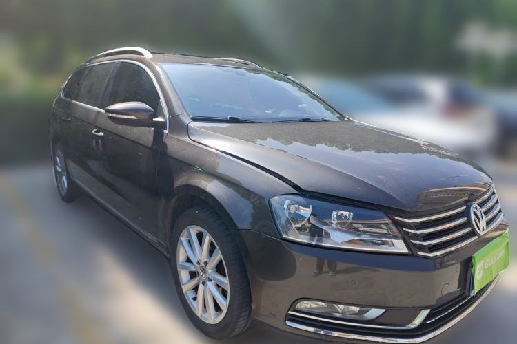 Used Volkswagen Magotan 2012 Travel Edition 2.0 TSI Comfort Version Front Right 45 Deg