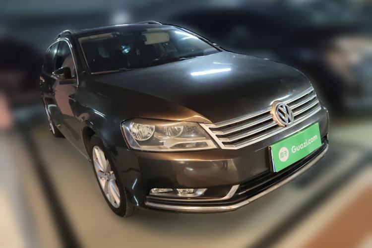Used Volkswagen Magotan 2012 Travel Edition 2.0 TSI Comfort Version Front Right 45 Deg