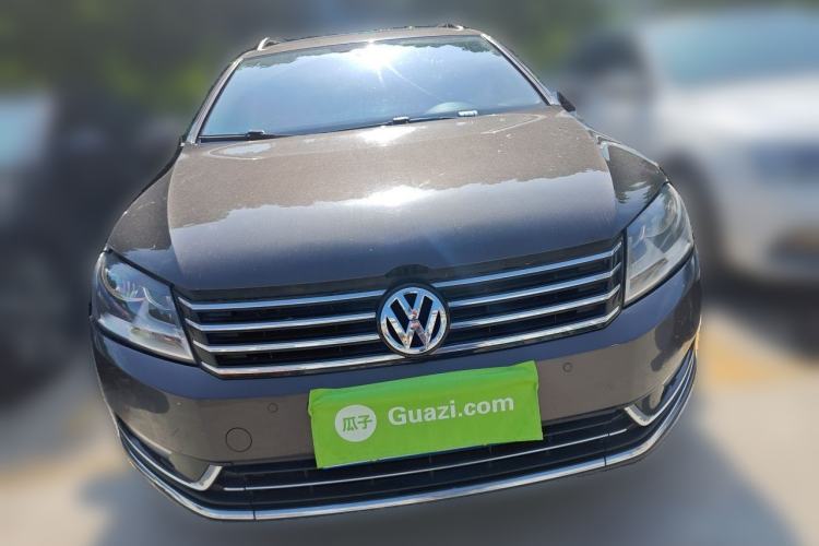 Used Volkswagen Magotan 2012 Travel Edition 2.0 TSI Comfort Version Front