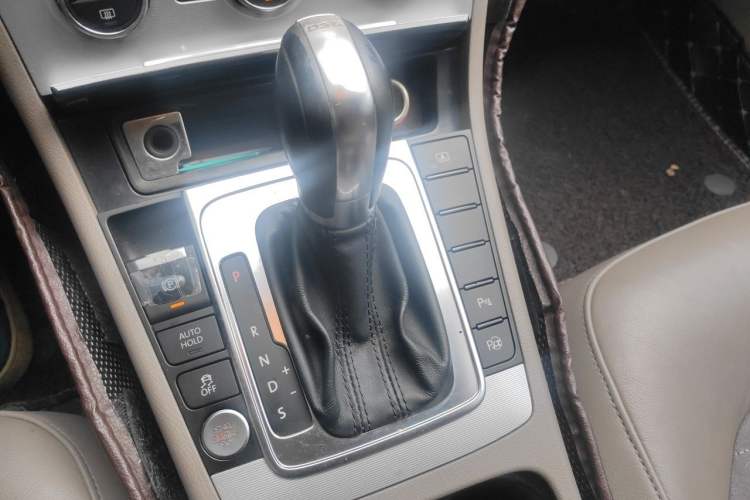 Used Volkswagen Magotan 2012 Facelift 1.8TSI Prestige Model Gear Lever