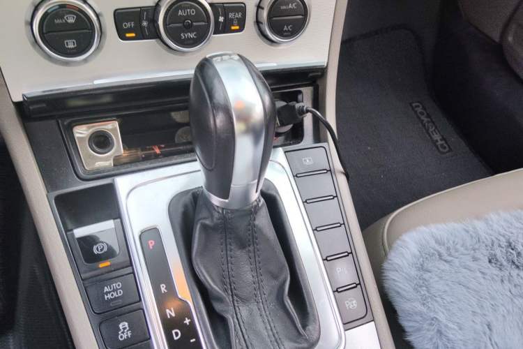 Used Volkswagen Magotan 2012 Facelift 1.8TSI Prestige Model Gear Lever