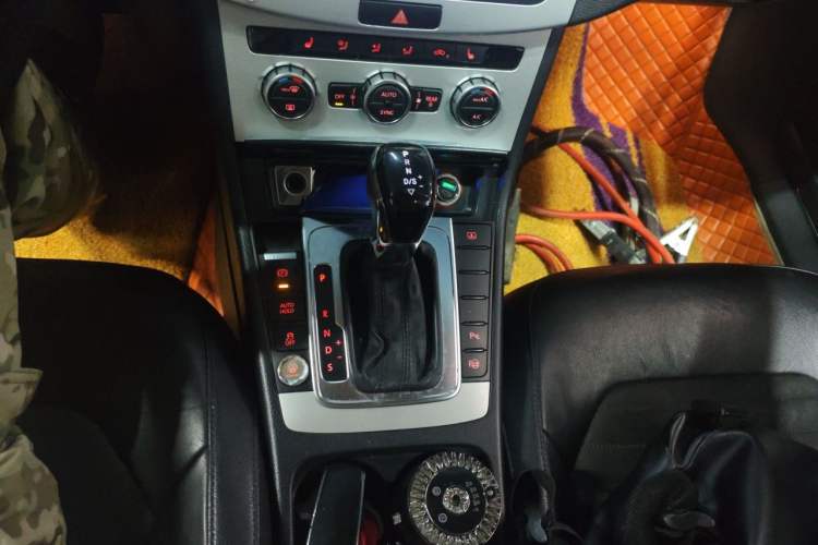 Used Volkswagen Magotan 2012 1.8TSI Prestige Model Gear Lever