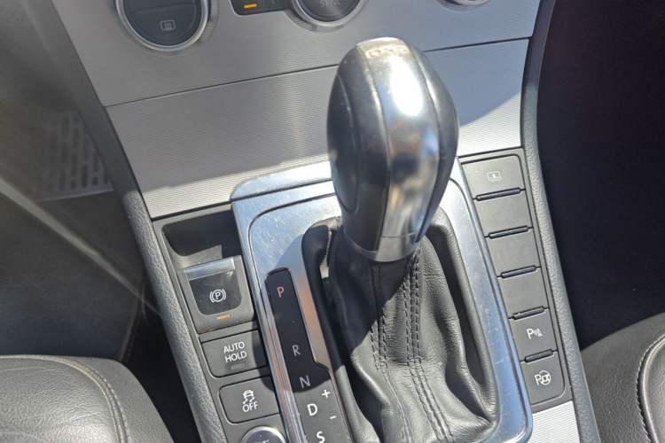 Used Volkswagen Magotan 2012 Facelift 1.8TSI Prestige Model Gear Lever