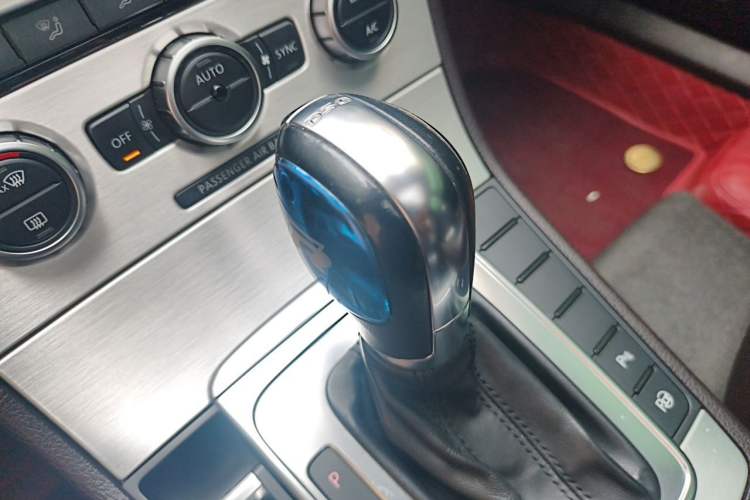 Used Volkswagen Magotan 2012 Travel Edition 2.0 TSI Luxury Version Gear Lever