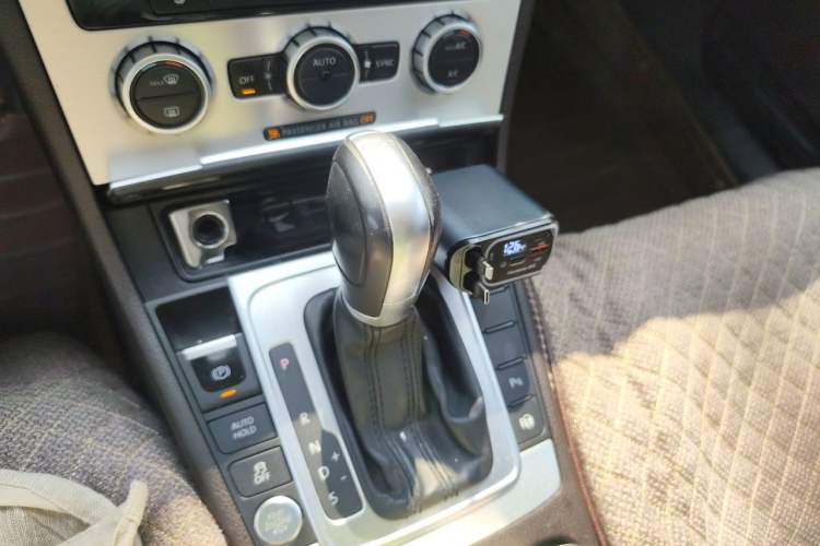 Used Volkswagen Magotan 2012 Travel Edition 2.0 TSI Comfort Version Gear Lever
