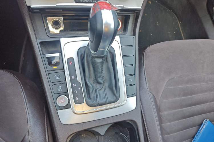 Used Volkswagen Magotan 2012 Travel Edition 2.0 TSI Comfort Version Gear Lever