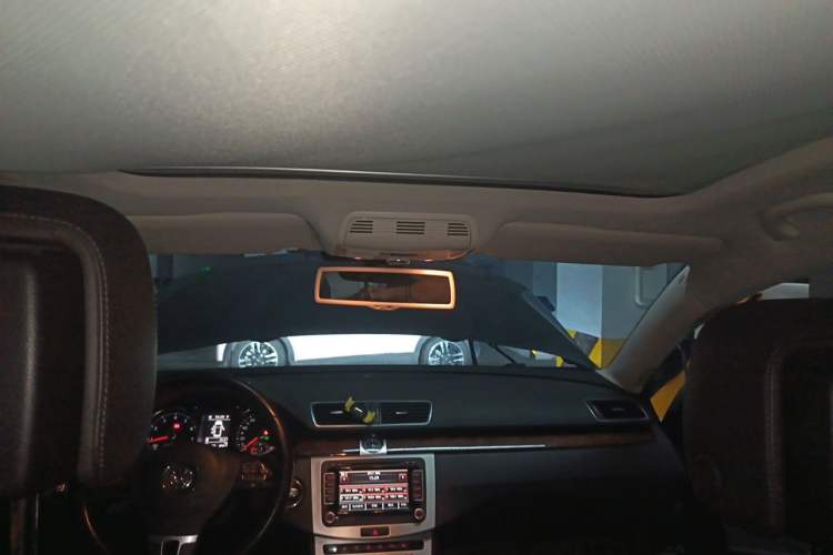 Used Volkswagen Magotan 2012 Travel Edition 2.0 TSI Luxury Version Headliner