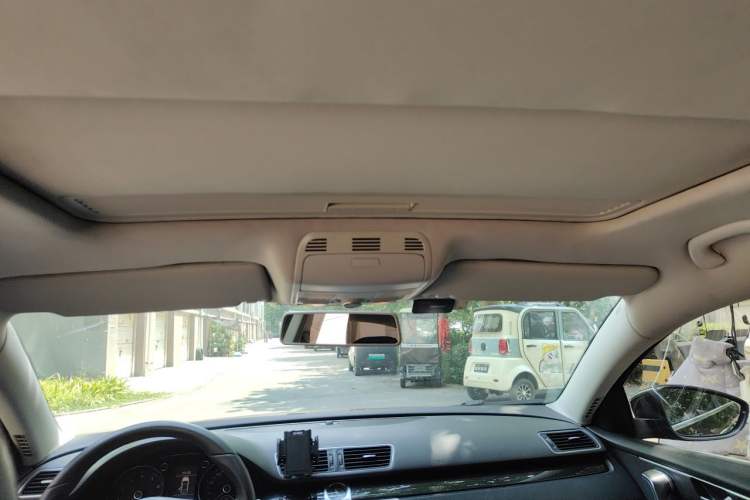 Used Volkswagen Magotan 2012 1.8TSI Luxury Model Headliner