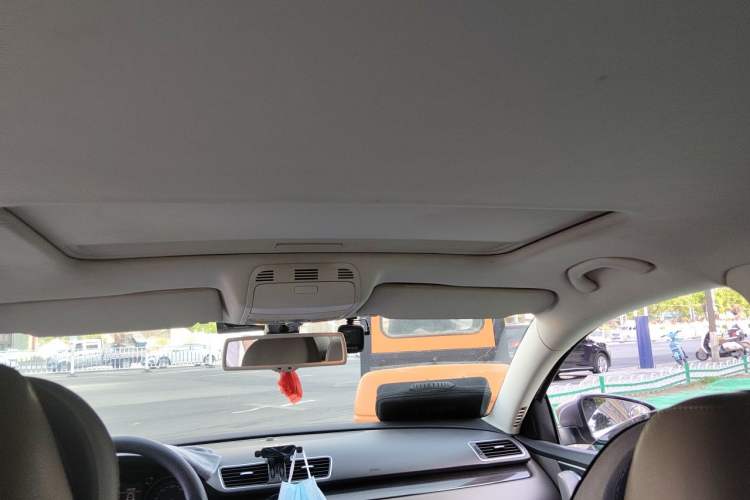 Used Volkswagen Magotan 2012 Facelift 1.8TSI Prestige Model Headliner