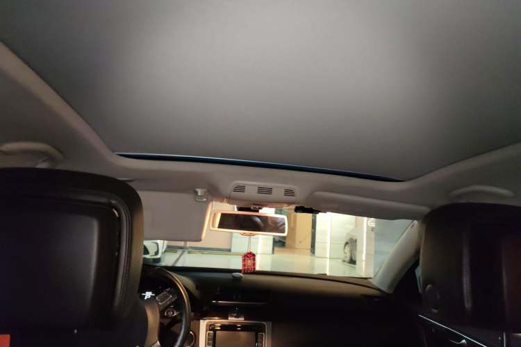 Used Volkswagen Magotan 2012 Travel Edition 2.0 TSI Comfort Version Headliner