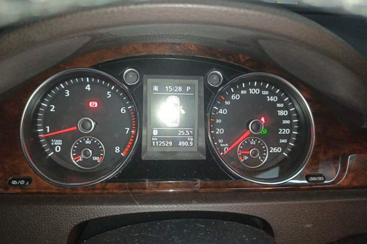 Used Volkswagen Magotan 2012 Travel Edition 2.0 TSI Luxury Version Instrument Cluster