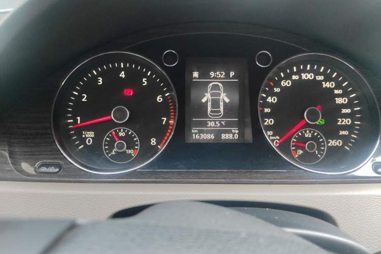 Used Volkswagen Magotan 2012 Facelift 1.8TSI Prestige Model Instrument Cluster