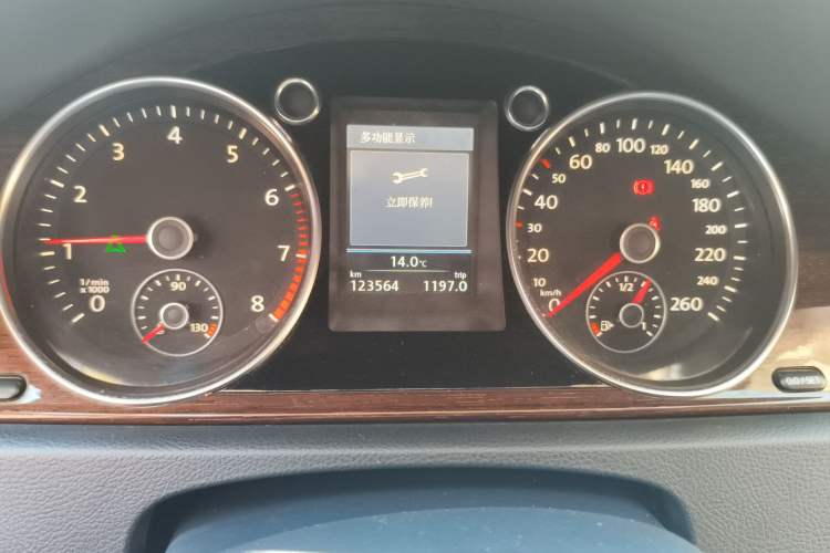 Used Volkswagen Magotan 2012 3.0 FSI Flagship Edition Instrument Cluster