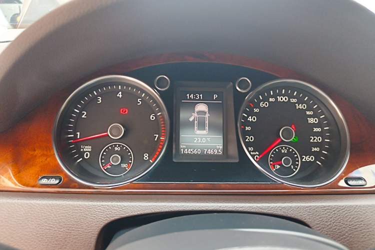 Used Volkswagen Magotan 2012 Travel Edition 2.0 TSI Luxury Version Instrument Cluster