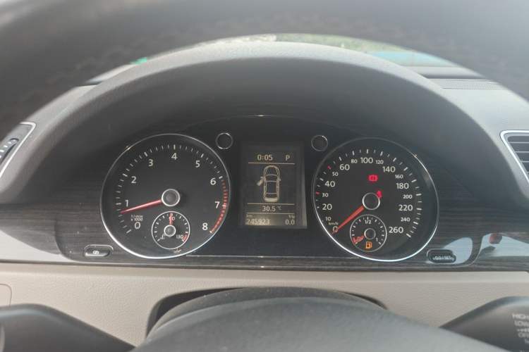 Used Volkswagen Magotan 2012 2.0 TSI Prestige Edition Instrument Cluster