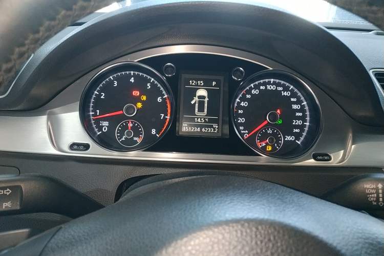 Used Volkswagen Magotan 2012 Travel Edition 2.0 TSI 4x4 Comfort Version Instrument Cluster
