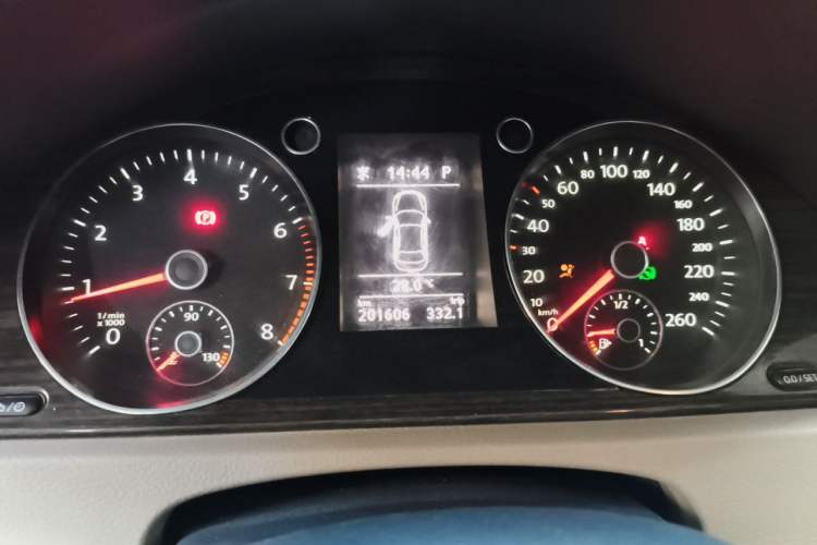 Used Volkswagen Magotan 2012 Revised Version 2.0 TSI Supreme Edition Instrument Cluster