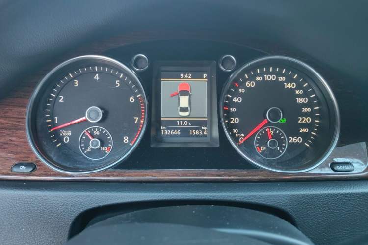 Used Volkswagen Magotan 2012 3.0 FSI Flagship Edition Instrument Cluster