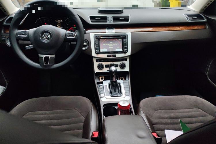 Used Volkswagen Magotan 2012 Travel Edition 2.0 TSI Comfort Version Interior 2
