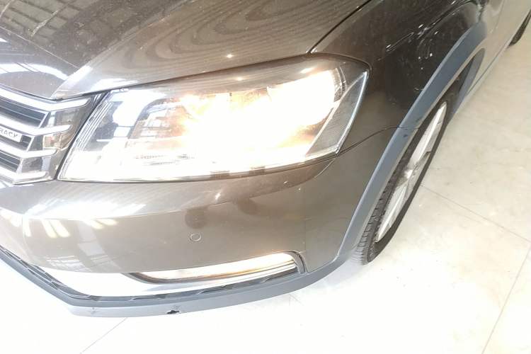 Used Volkswagen Magotan 2012 Travel Edition 2.0 TSI 4x4 Comfort Version Left Front Headlight