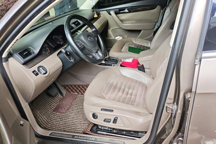 Used Volkswagen Magotan 2012 1.8TSI Prestige Model Left Front Seat