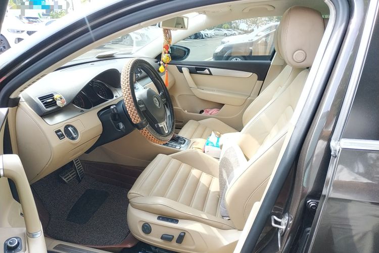 Used Volkswagen Magotan 2012 Travel Edition 2.0 TSI Four-Wheel Drive Luxury Version Left Front Seat