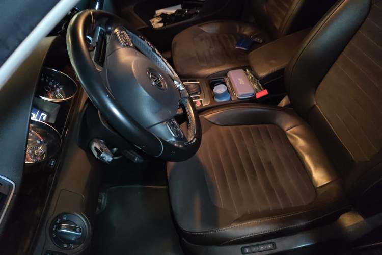 Used Volkswagen Magotan 2012 Travel Edition 2.0 TSI Comfort Version Left Front Seat