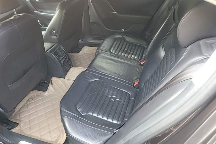 Used Volkswagen Magotan 2012 Revised Version 2.0 TSI Luxury Edition Left Rear Seat