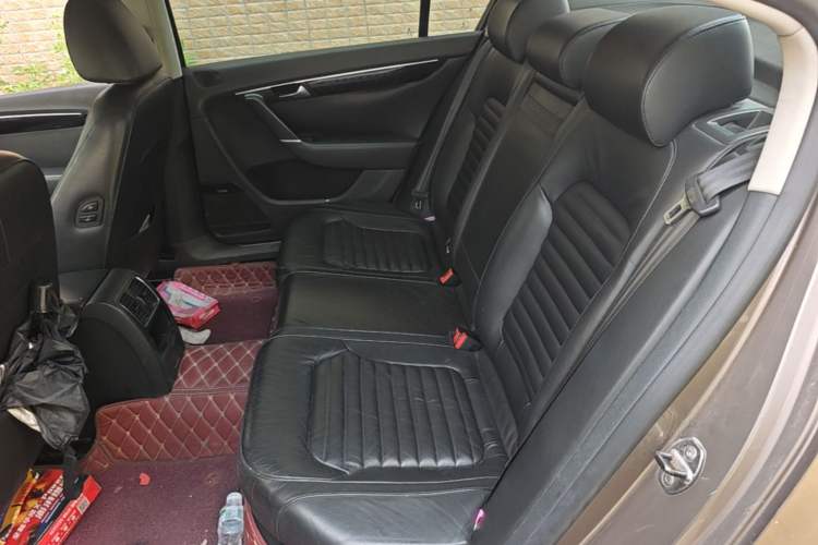 Used Volkswagen Magotan 2012 1.8TSI Luxury Model Left Rear Seat