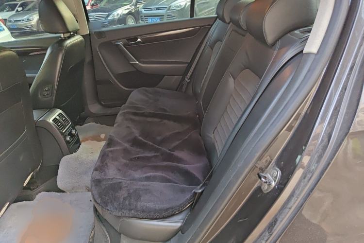 Used Volkswagen Magotan 2012 1.8TSI Prestige Model Left Rear Seat