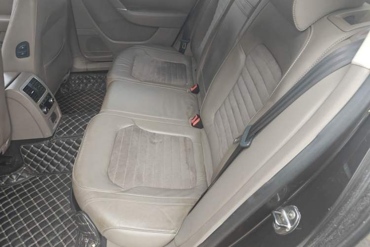 Used Volkswagen Magotan 2012 2.0 TSI Prestige Edition Left Rear Seat