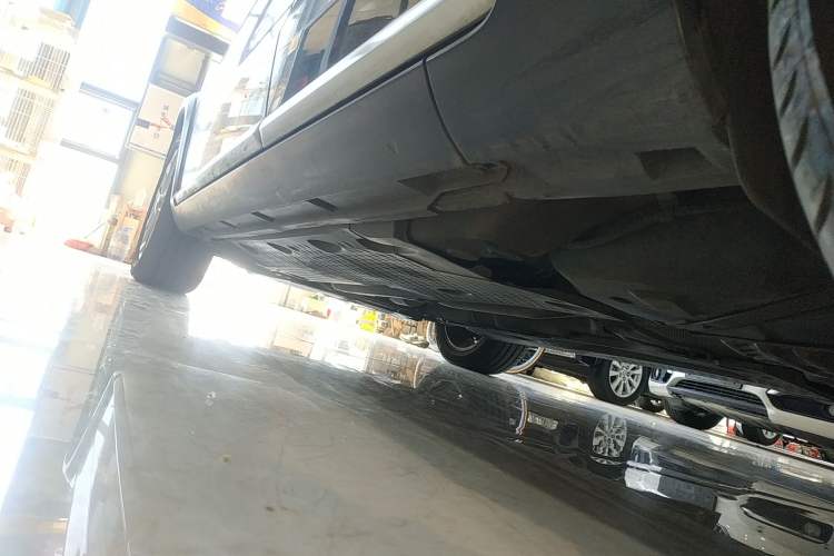 Used Volkswagen Magotan 2012 Travel Edition 2.0 TSI 4x4 Comfort Version Left Side Sill