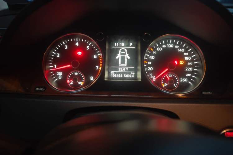 Used Volkswagen Magotan 2012 Travel Edition 2.0 TSI Comfort Version Odometer Close Up