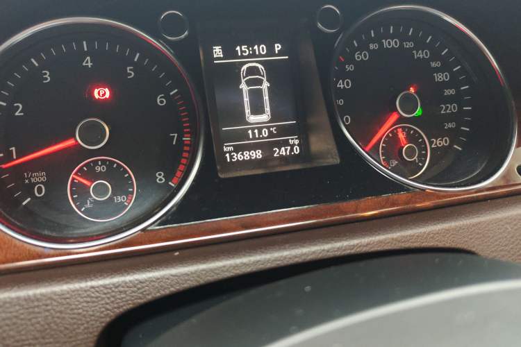Used Volkswagen Magotan 2012 Travel Edition 2.0 TSI Comfort Version Odometer Close Up