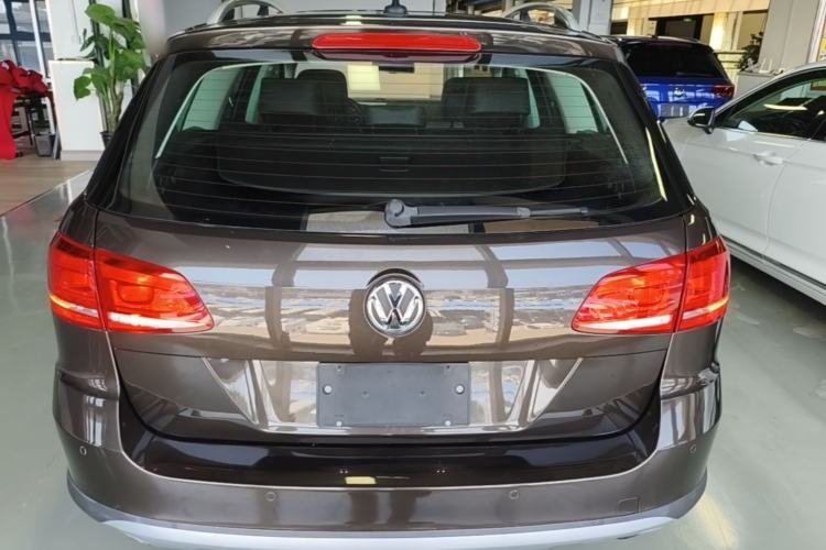 Used Volkswagen Magotan 2012 Travel Edition 2.0 TSI 4x4 Comfort Version Rear