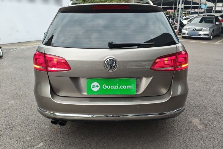 Used Volkswagen Magotan 2012 Travel Edition 2.0 TSI Comfort Version Rear