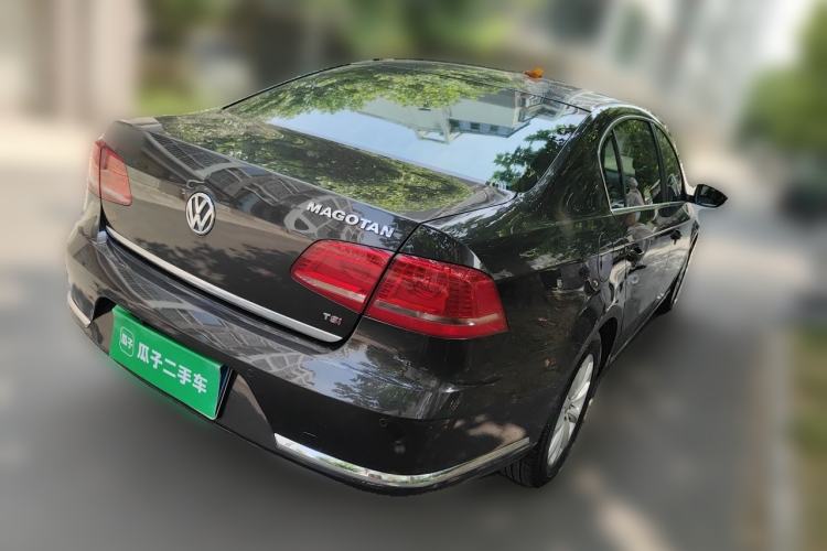 Used Volkswagen Magotan 2012 1.8TSI Luxury Model Rear Right 45 Deg