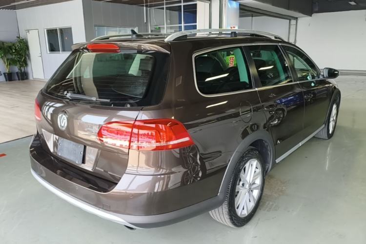 Used Volkswagen Magotan 2012 Travel Edition 2.0 TSI 4x4 Comfort Version Rear Right 45 Deg