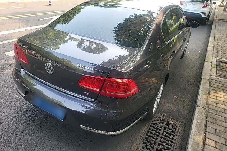 Used Volkswagen Magotan 2012 Revised Version 2.0 TSI Luxury Edition Rear Right 45 Deg