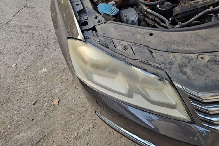 Used Volkswagen Magotan 2012 1.8TSI Prestige Model Right Front Headlight