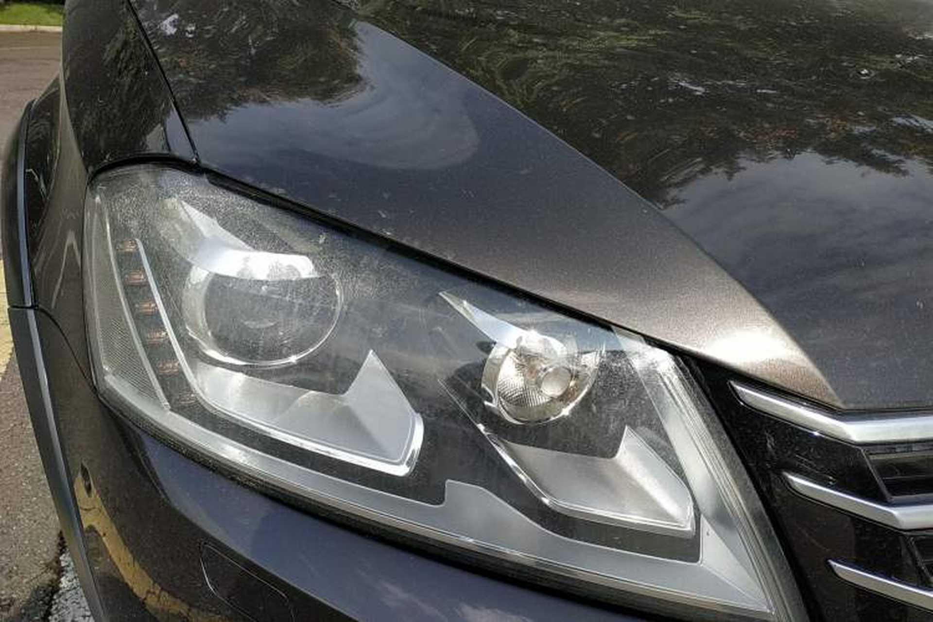Used Volkswagen Magotan 2012 Travel Edition 2.0 TSI Four-Wheel Drive Luxury Version Right Front Headlight